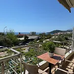 Apartahotel Rexhos Himarë