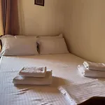 Rexhos Apartahotel