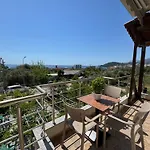 Rexhos Apartahotel