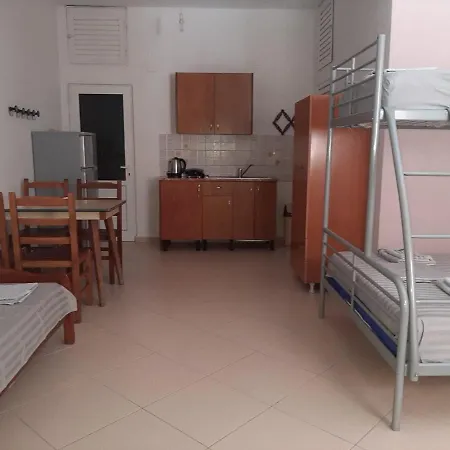 Rexhos Himare