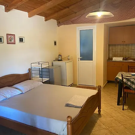 Aparthotel Rexhos Himare
