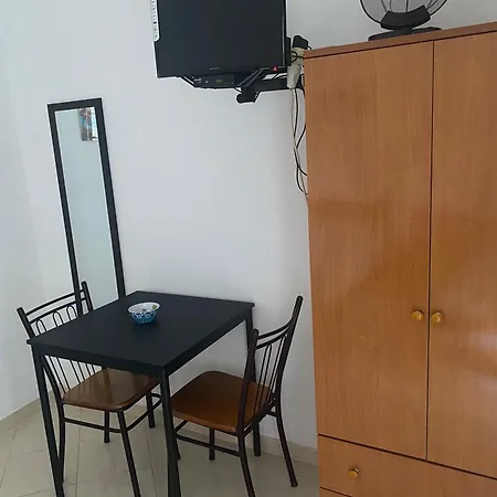 Rexhos Aparthotel Himare