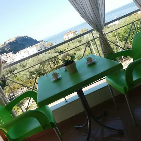 Rexhos Aparthotel Himare