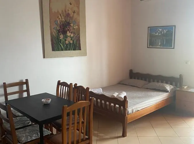 Rexhos Hotel apartamentowy