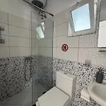 Rexhos 3* Himare
