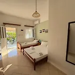 Rexhos 3* Himarë