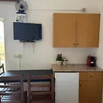 Rexhos Aparthotel Himare