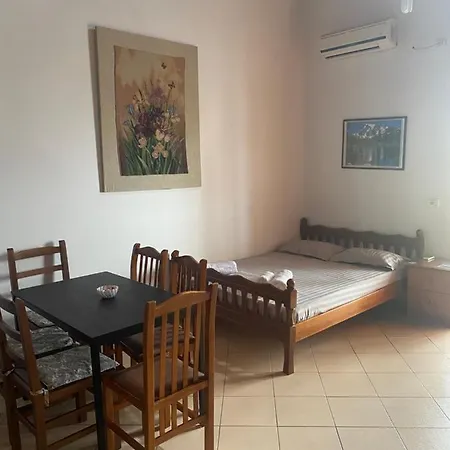 Rexhos Apartmanhotel