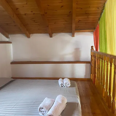 Apartmanhotel Rexhos 3*