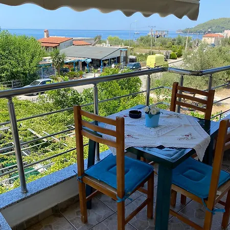 Rexhos Apartmanhotel 3*