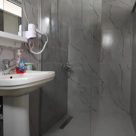 Apartmanhotel Rexhos 3*