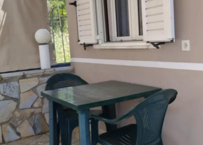 Rexhos Aparthotel Himarë